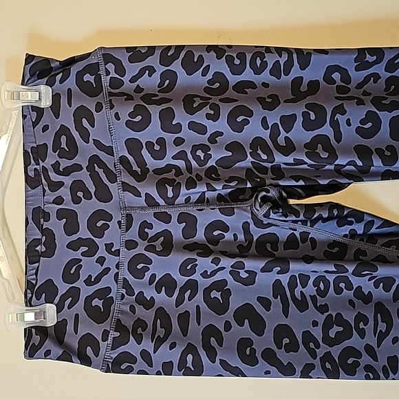 Lot of‎ 2 Women's Camo Leggings Size M - Picture 3 of 13